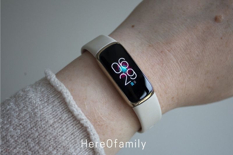 how to change the time on a fitbit without app