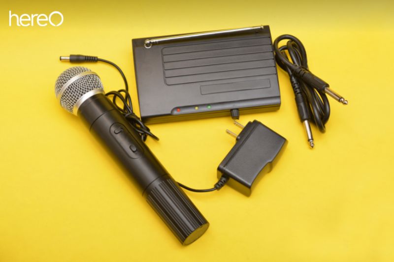 How to Connect Wireless Microphone to Speaker